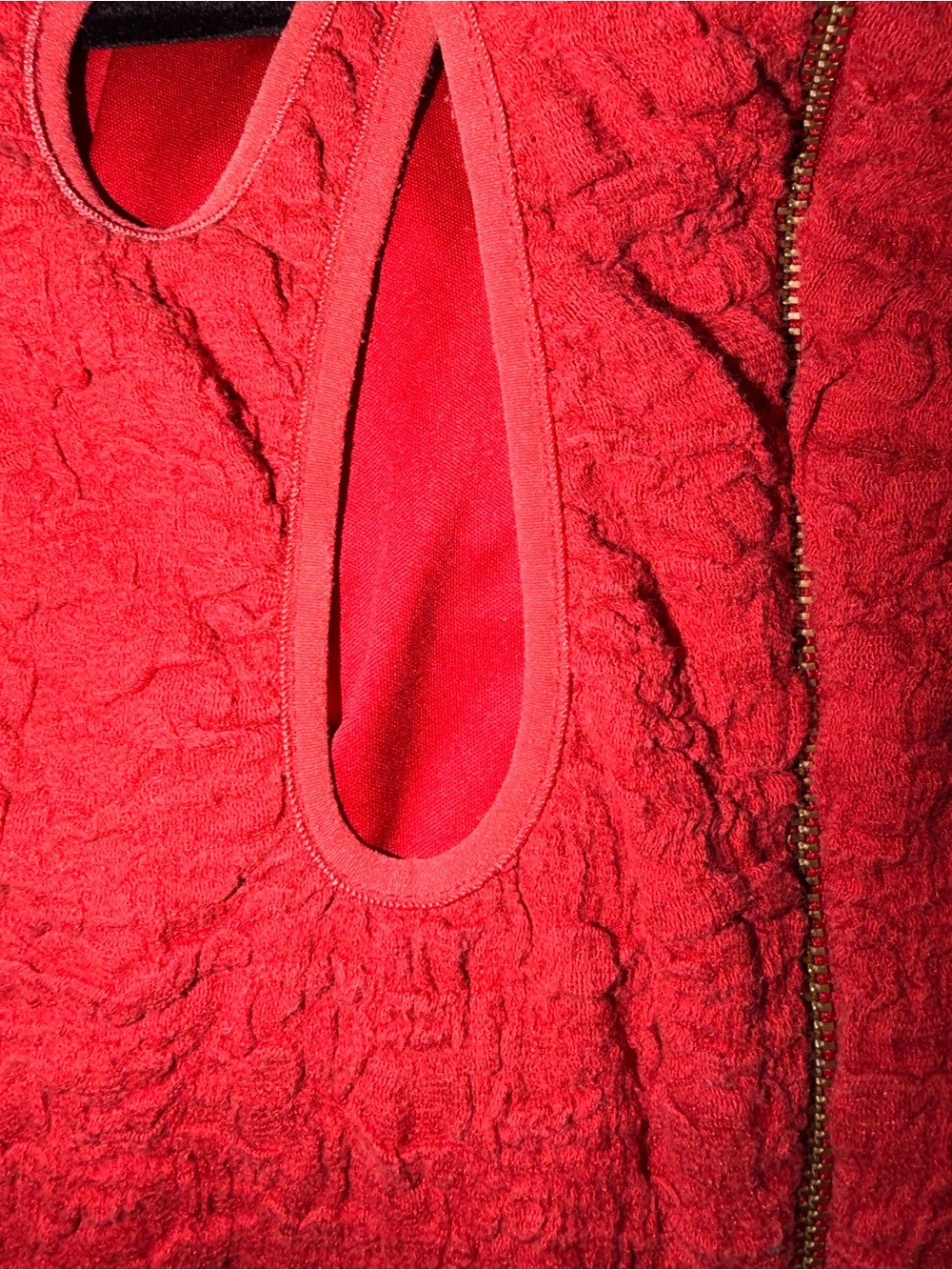 Red Textured Sleeveless Midi Dress - Picture 11 of 11
